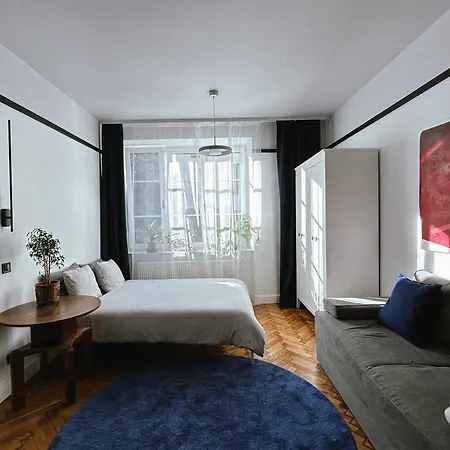 Composition 23 With Blue Circle Appartement *
