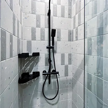 Daire Composition 23 With Blue Circle