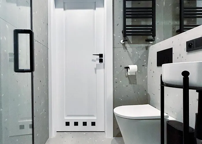 Composition 23 With Blue Circle * كراكوفيا