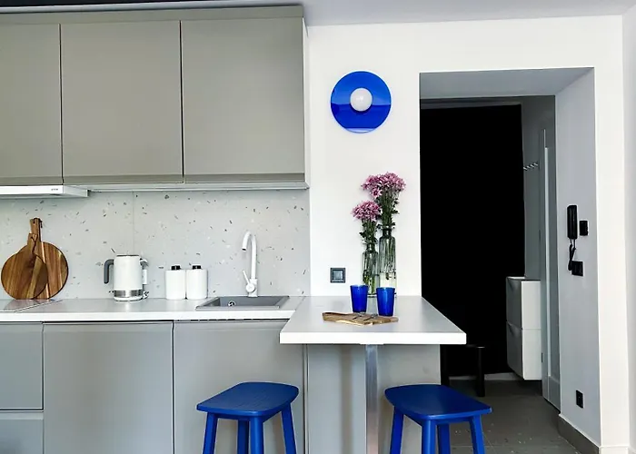 Composition 23 With Blue Circle *